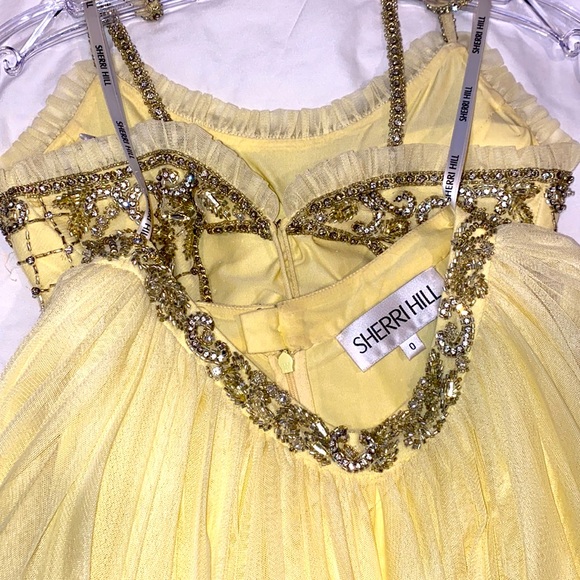 Sherri Hill yellow 2 pc prom gown size 0 - Picture 4 of 4